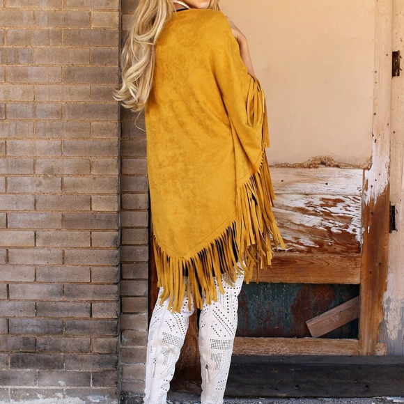 🍁🍂L&B 🍂🍁 PLUS SIZE FRINGED PONCHO!  1 LEFT!🍁 - Picture 2 of 8